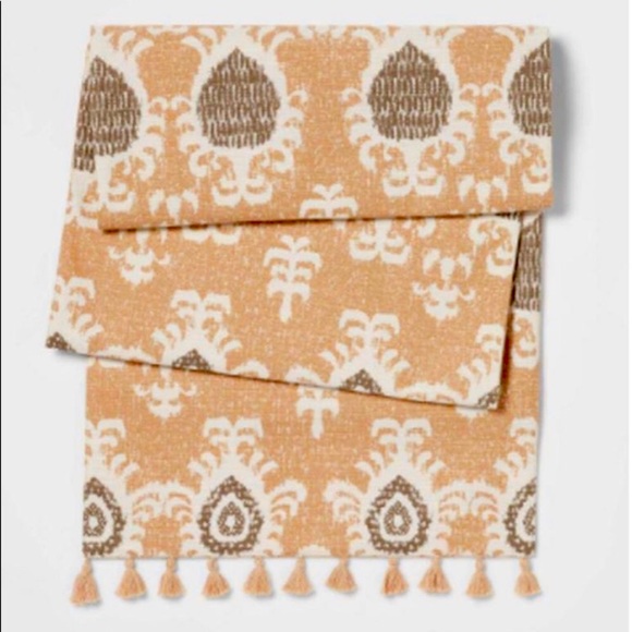 Threshold | Dining | Nwt Threshold Table Runner | Poshmark